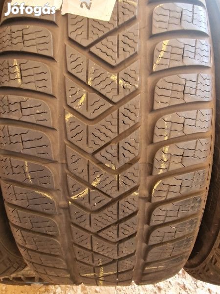 Pirelli 235/55R17 SOTTOZERO3 5-6mm DOT20 használt gumi HG12903 téli