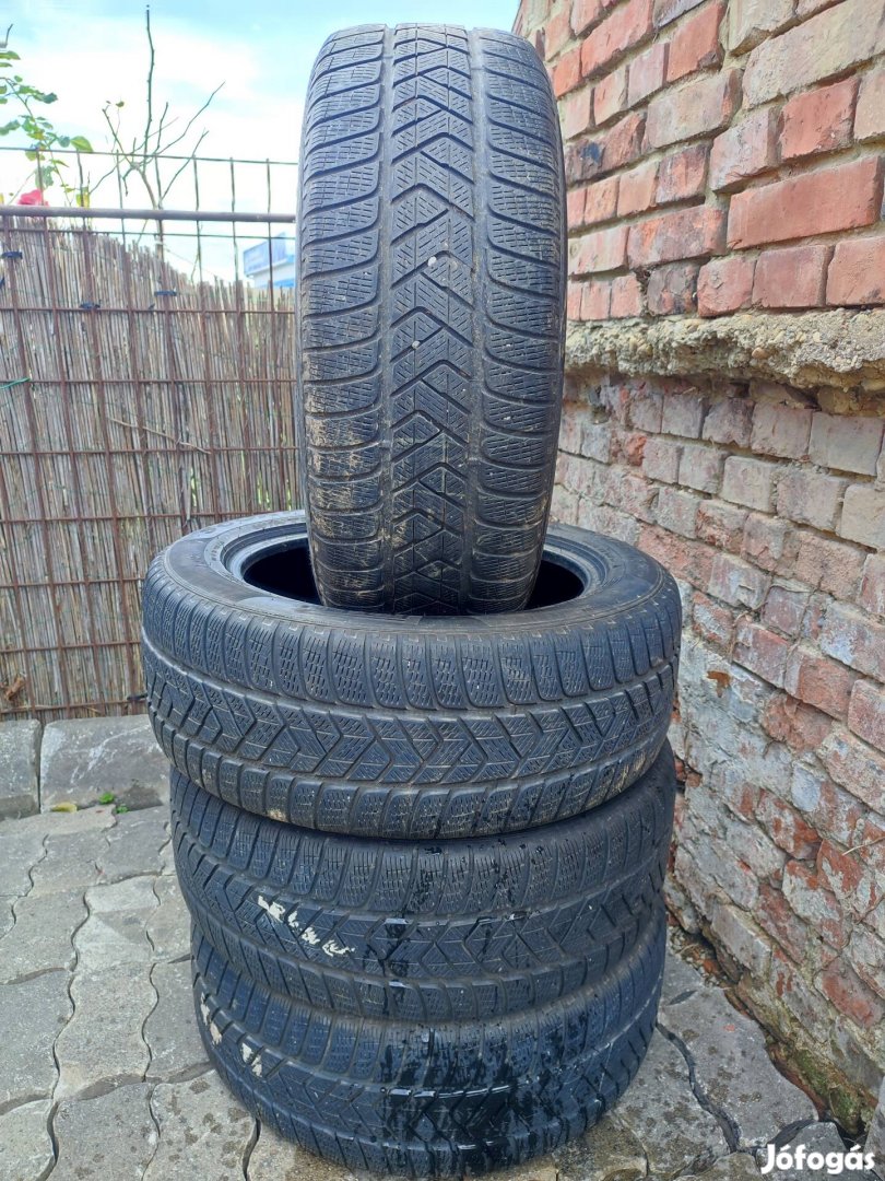 Pirelli 235/55/18. M+S