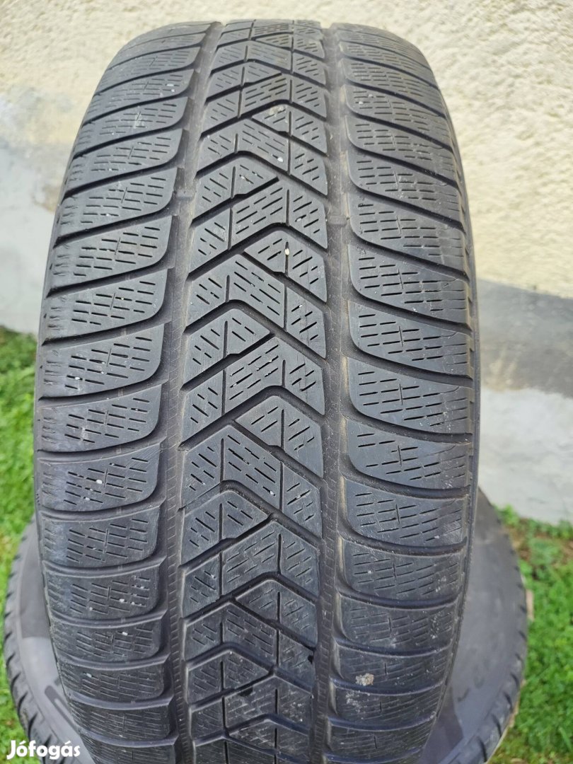 Pirelli 235/55/19 M+S