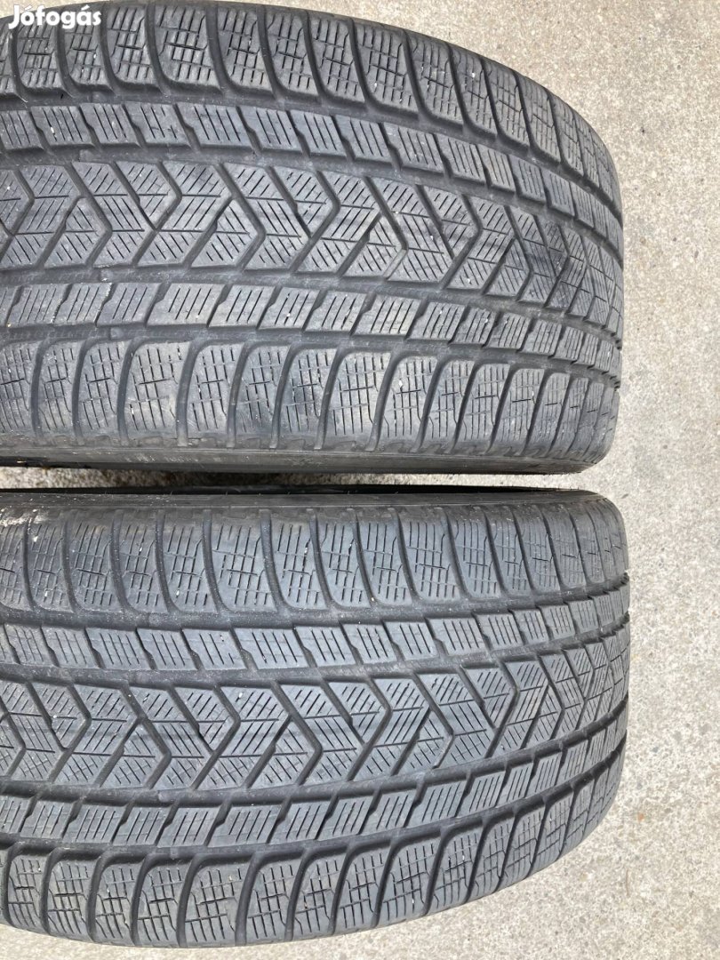 Pirelli 285/35r22