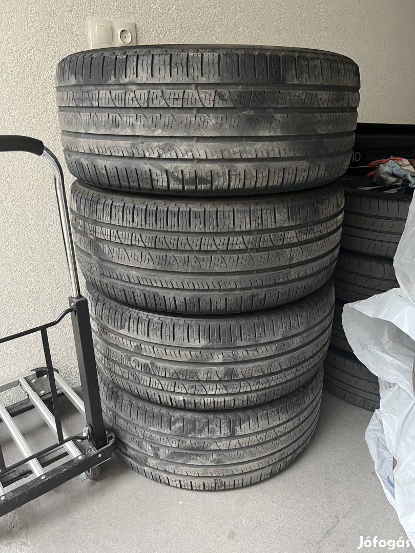 Pirelli 4 évszakos 275/45R21