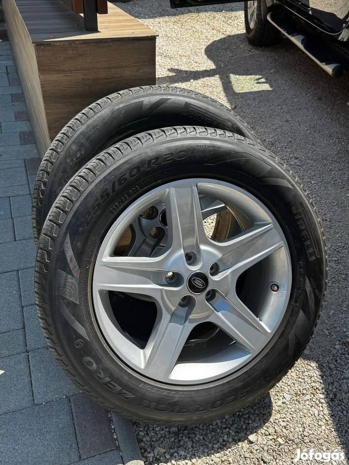 Pirelli 4 évszakos 90%-os gumi land rover felnikkel 255/60 R20