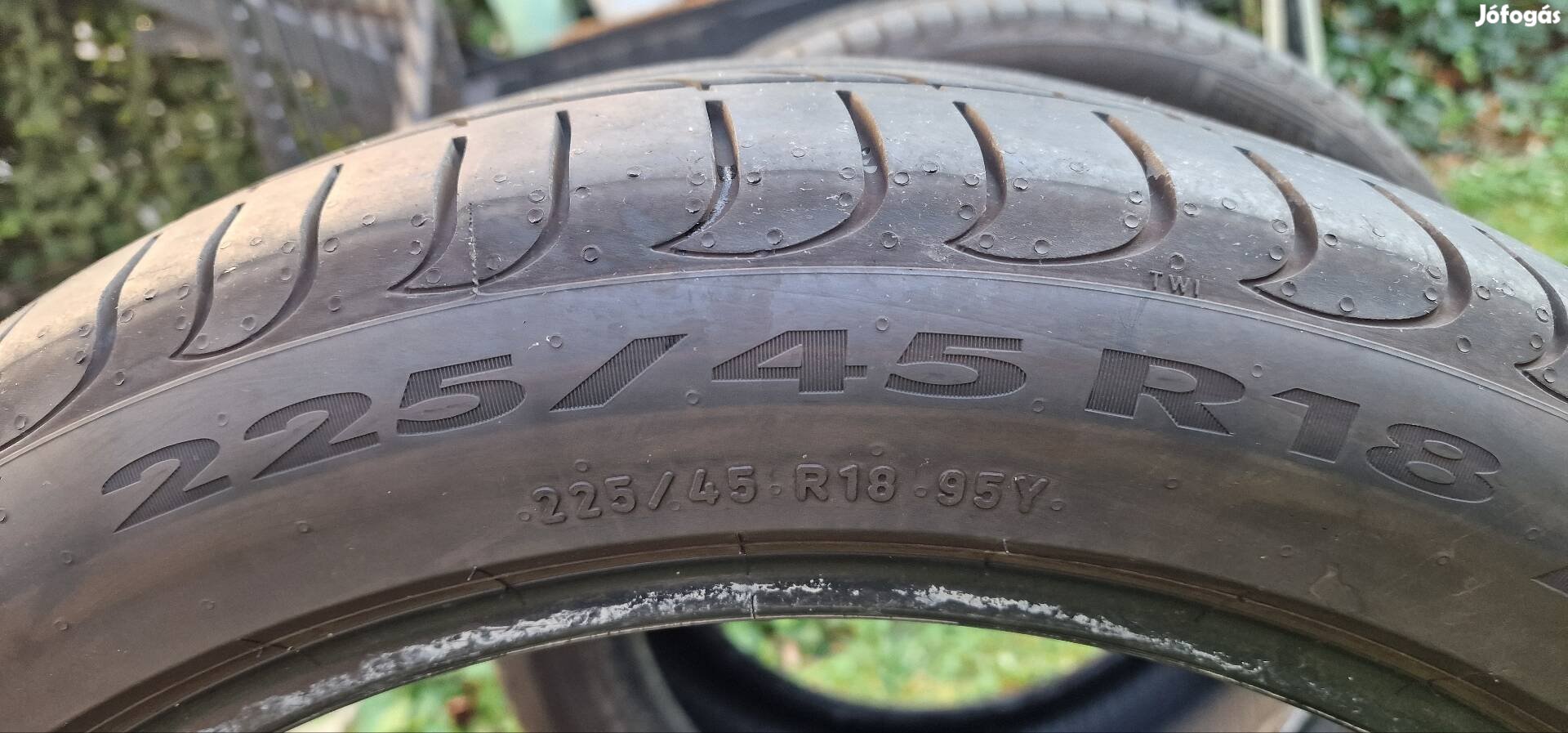Pirelli Powergy 225/45 R18 95V gumipár 