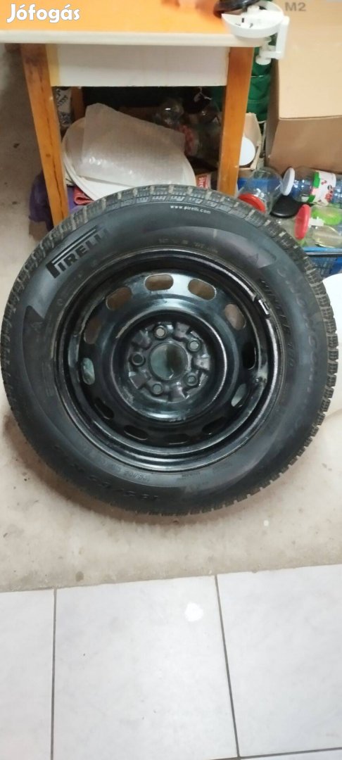 Pirelli Snowcontrol téli gumi abroncs felni 195 / 65 R15