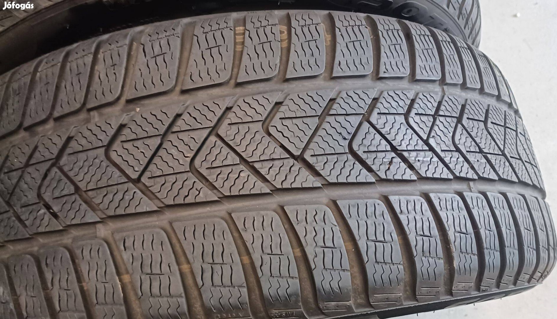 Pirelli Sottozero3 SEAL 235/45 R18 téli gumik 2db.7mm