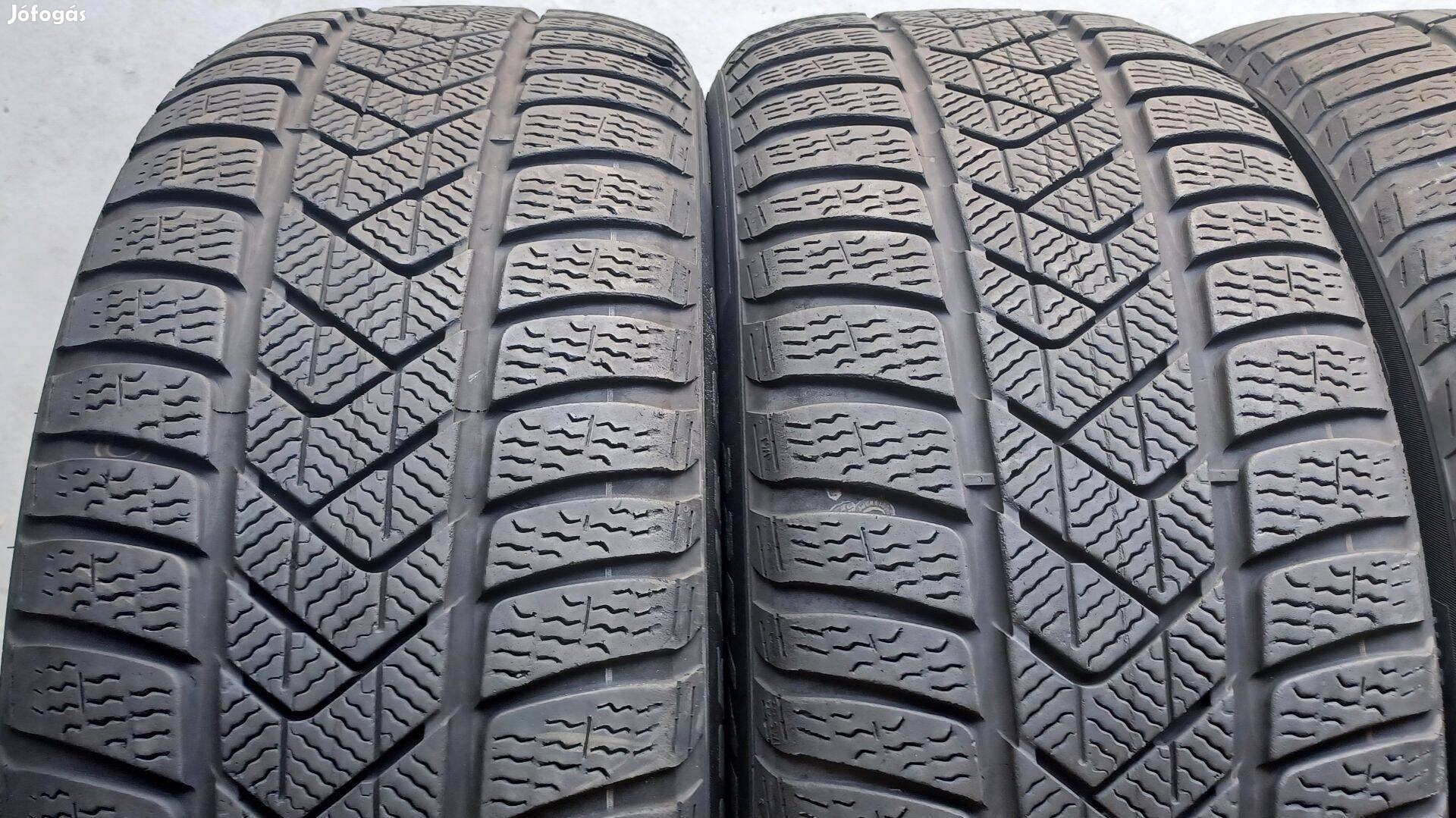 Pirelli Sottozero3 Winter MOE 225/45 R18 téli gumik 4db