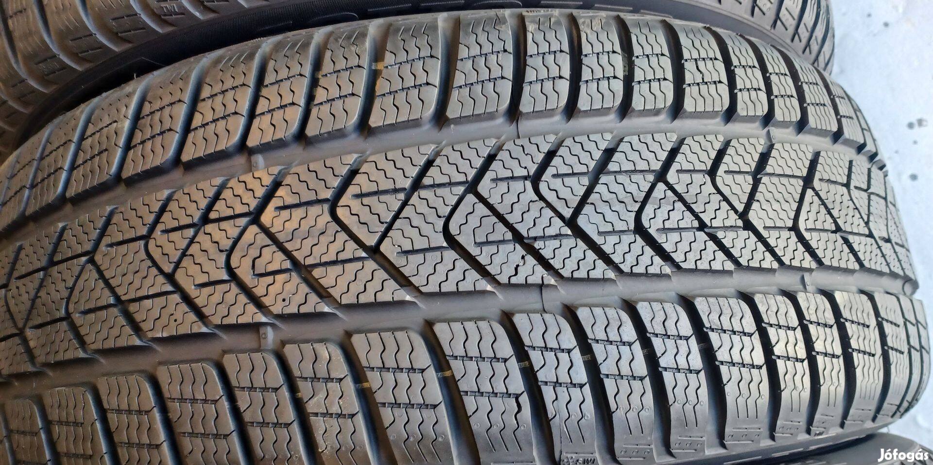 Pirelli Sottozero3 Winter MO 225/45 R18 téli gumik 4db