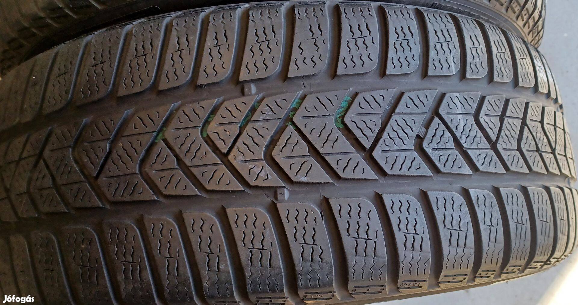 Pirelli Sottozero3 Winter MO 225/45 R18 téli gumik 4db