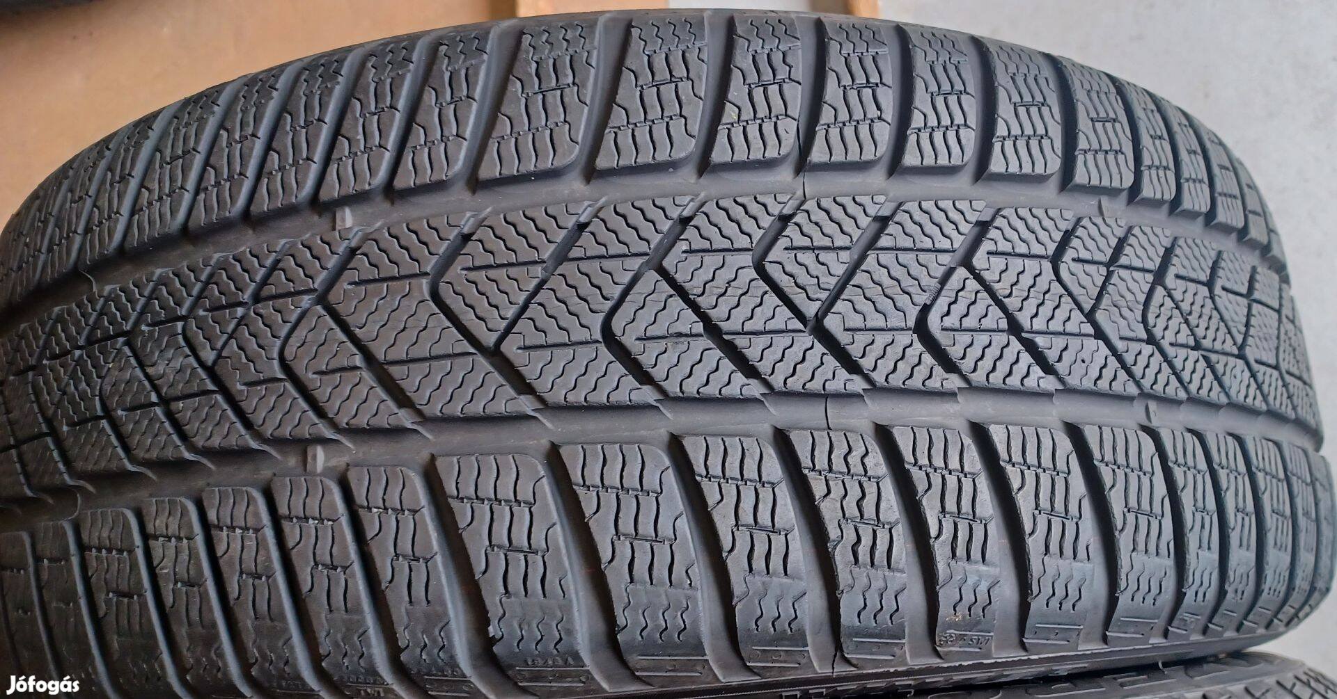 Pirelli Sottozero3 Winter MO 245/45 R18 téli gumik 2db.7mm