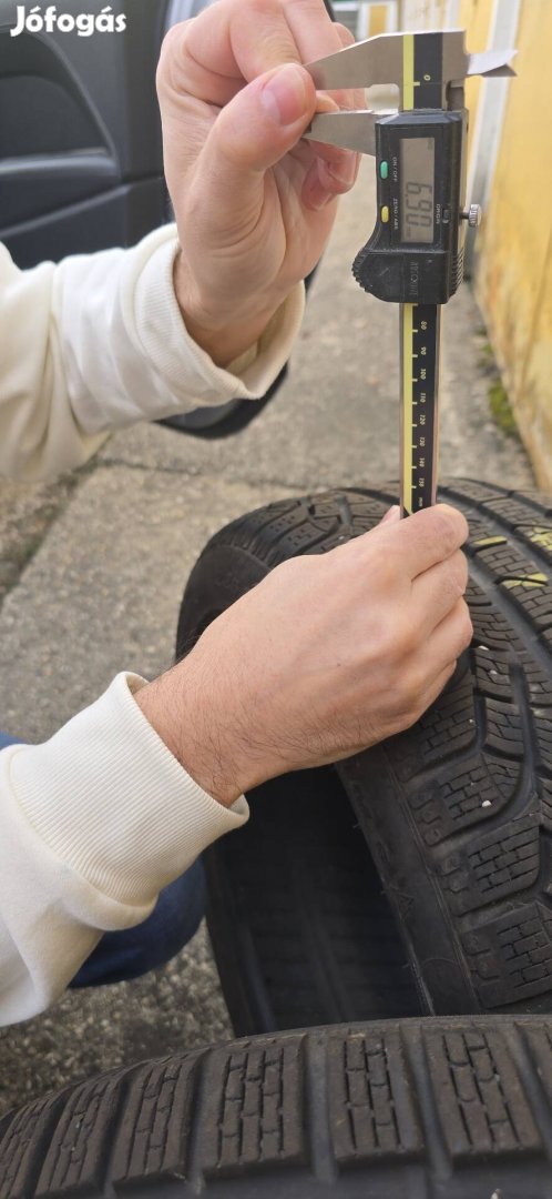 Pirelli Sottozero 225/45/R17 téligumi