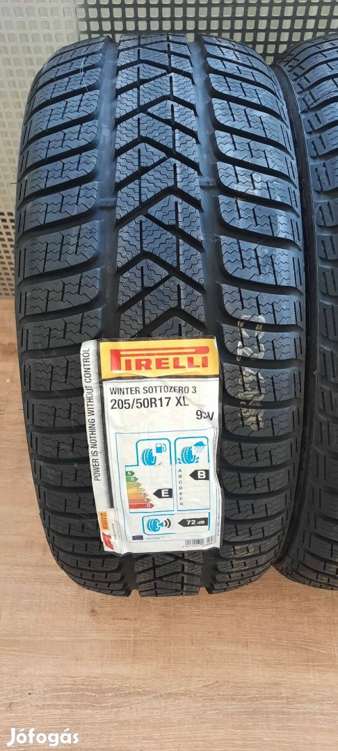 Pirelli Sottozero 3 205/50 R17c