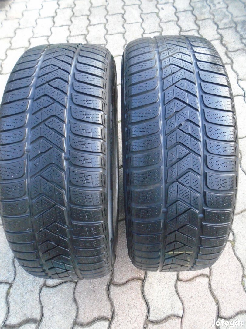 Pirelli Sottozero 3 225/55R17 2 db téli gumi eladó