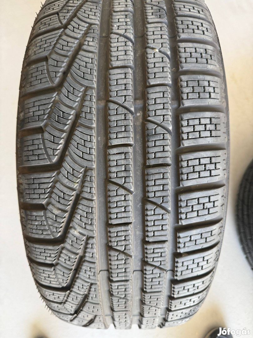 Pirelli Sottozero Winter 240 téli gumi 235 45 R18 94V 2020