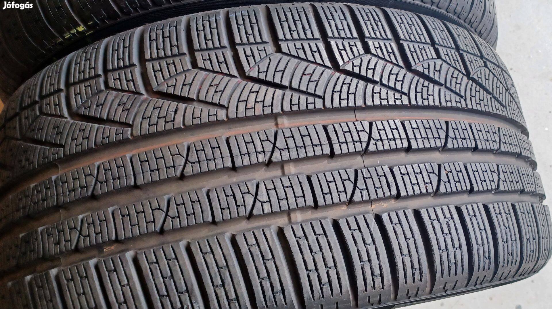 Pirelli Sottozero Winter 255/40 R18 téli gumik 4db.8mm