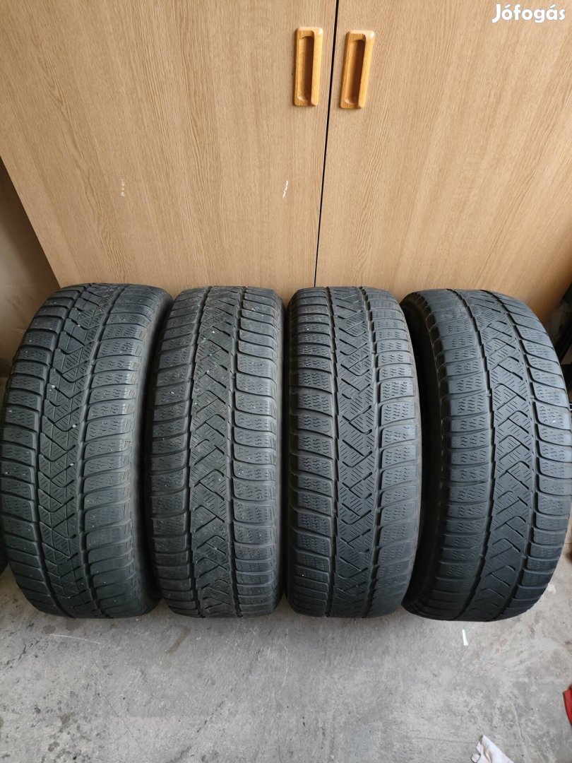 Pirelli Sottozero Winter téligumi 16"