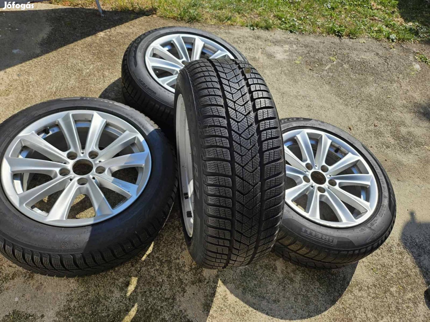 Pirelli Sottozero téli gumi szett, gyári felnivel 