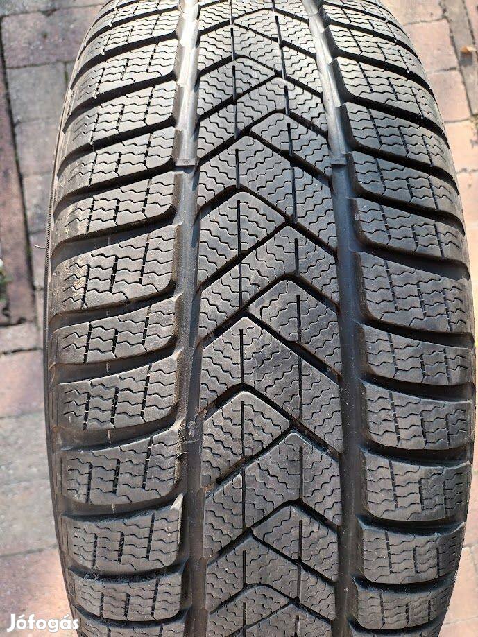 Pirelli Sottozero téligumi 245/50 R19 - 1 db eladó