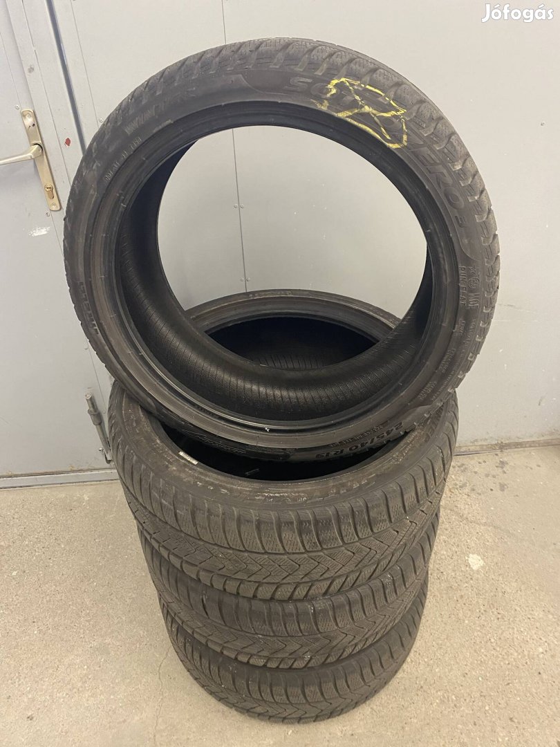 Pirelli Téligumi szett /Defekt tűrő/ BMW 245/40/ R19 - 275/35/ R19