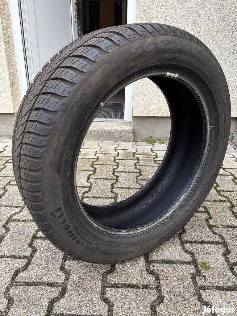 Pirelli defekttűrő új téli gumi eladó