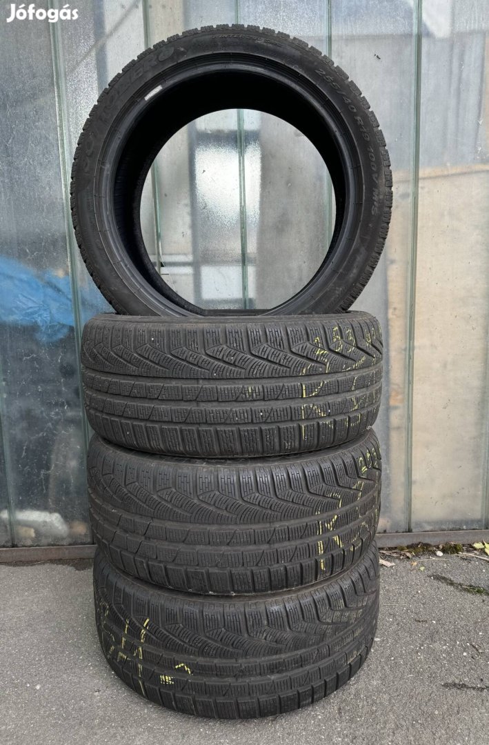 Pirelli téli 255 / 40 / R19 gumi szett