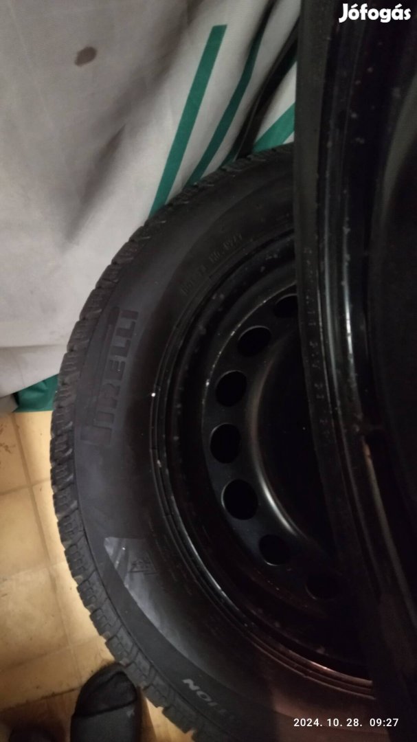 Pirelli téli gumi 185/65r15 Renault Clio 4