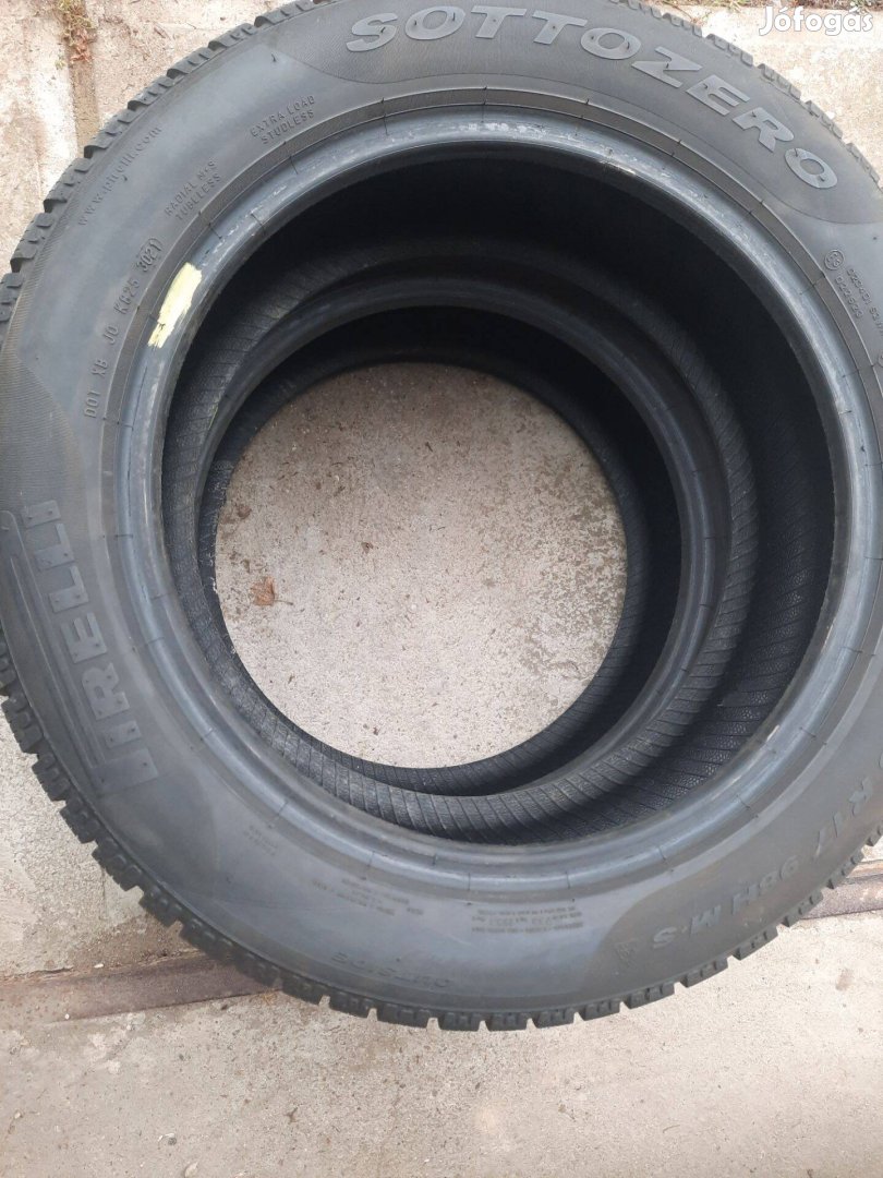 Pirelli téli gumi 215/55 R17 8mm