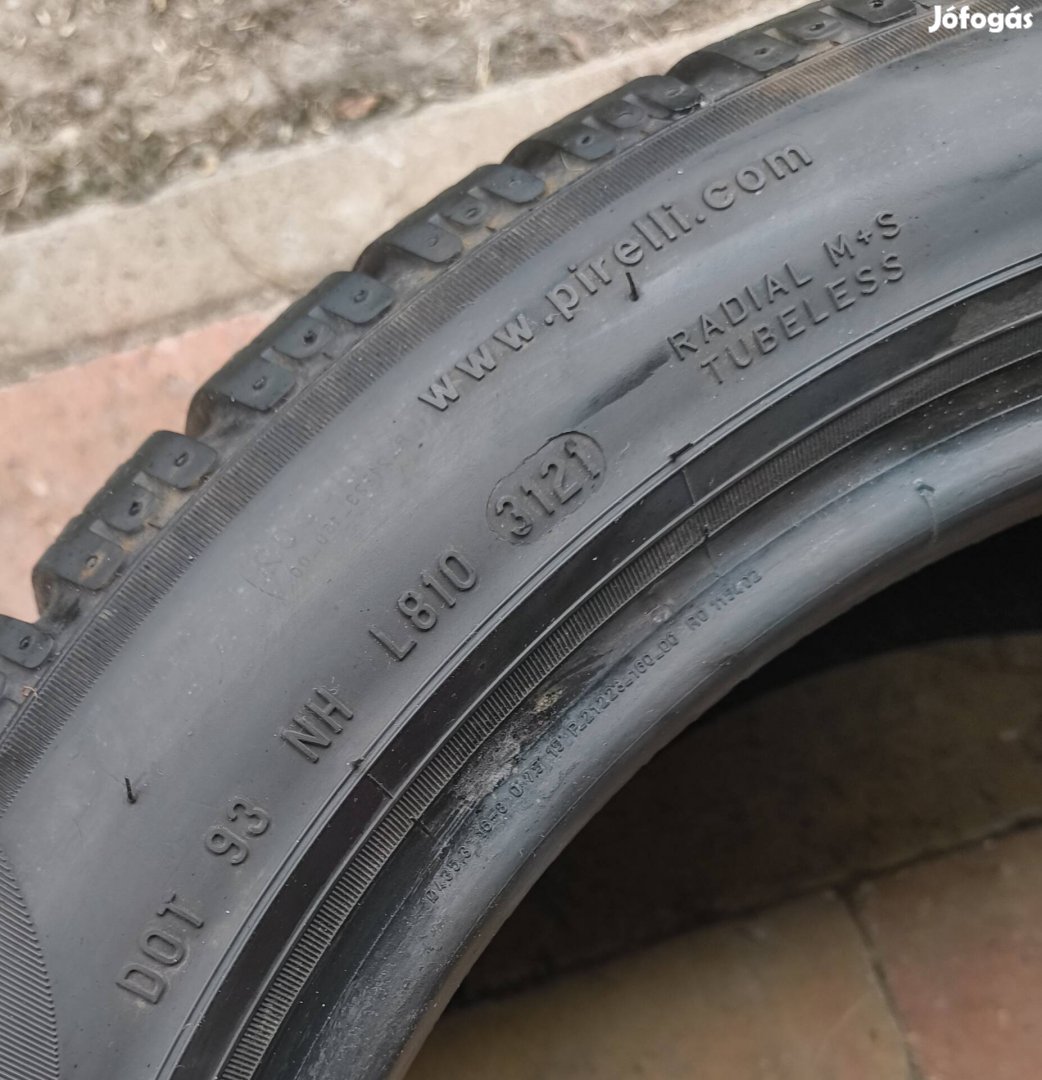 Pirelli téli gumi garnitúra eladó 