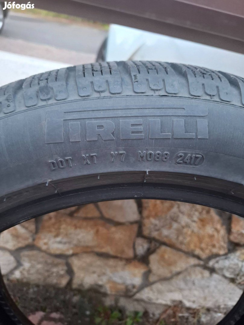 Pirelli téli gumi szett