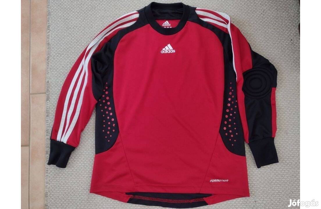 Piros Adidas 134-140-es, 10 éves foci mez