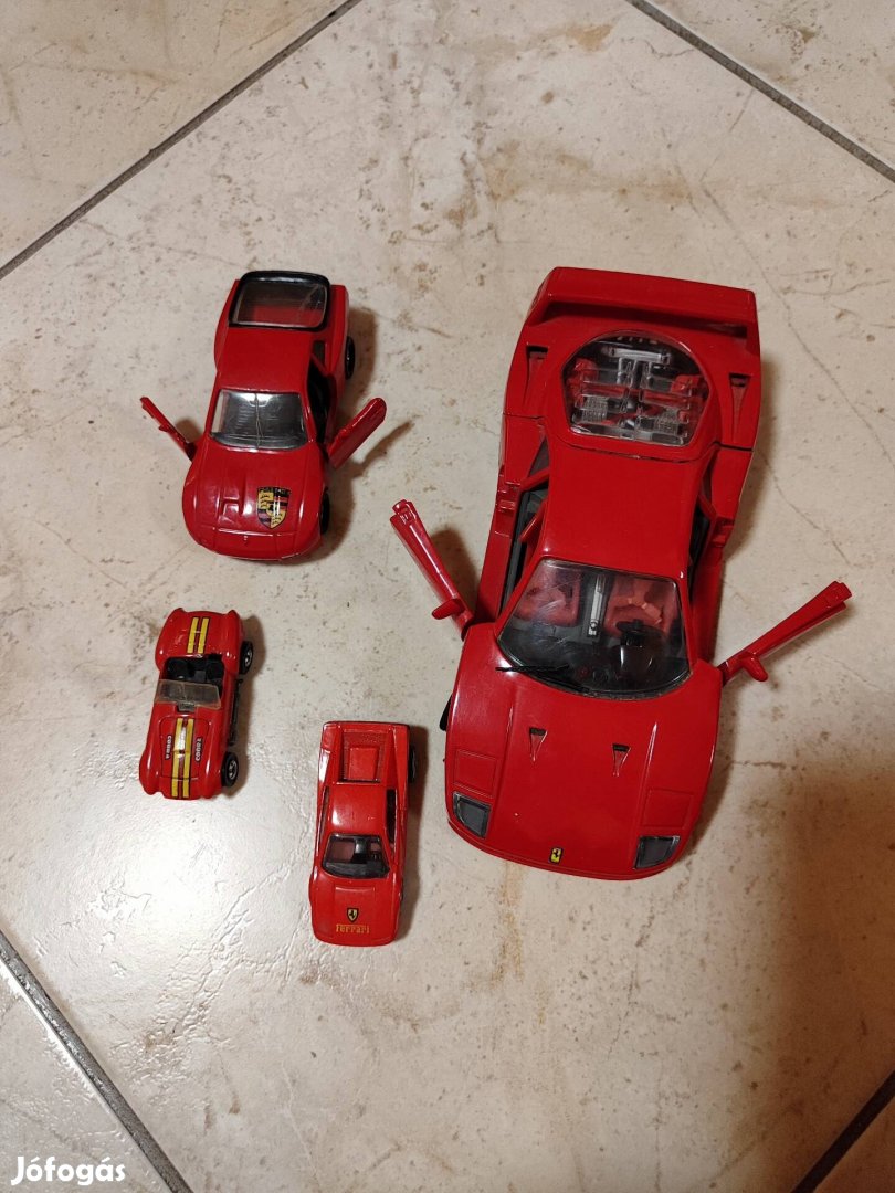 Piros Ferrari és Porsche