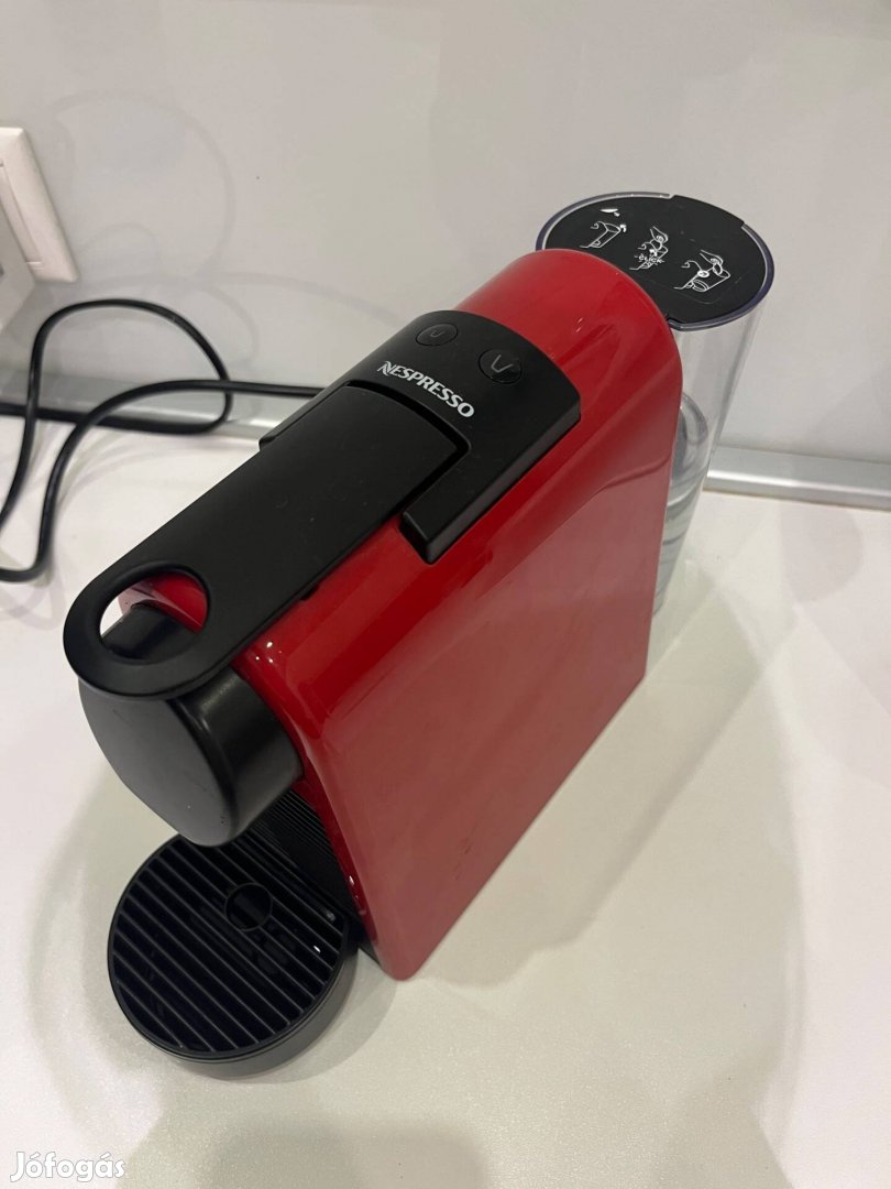 Piros Nespresso Delonghi elado