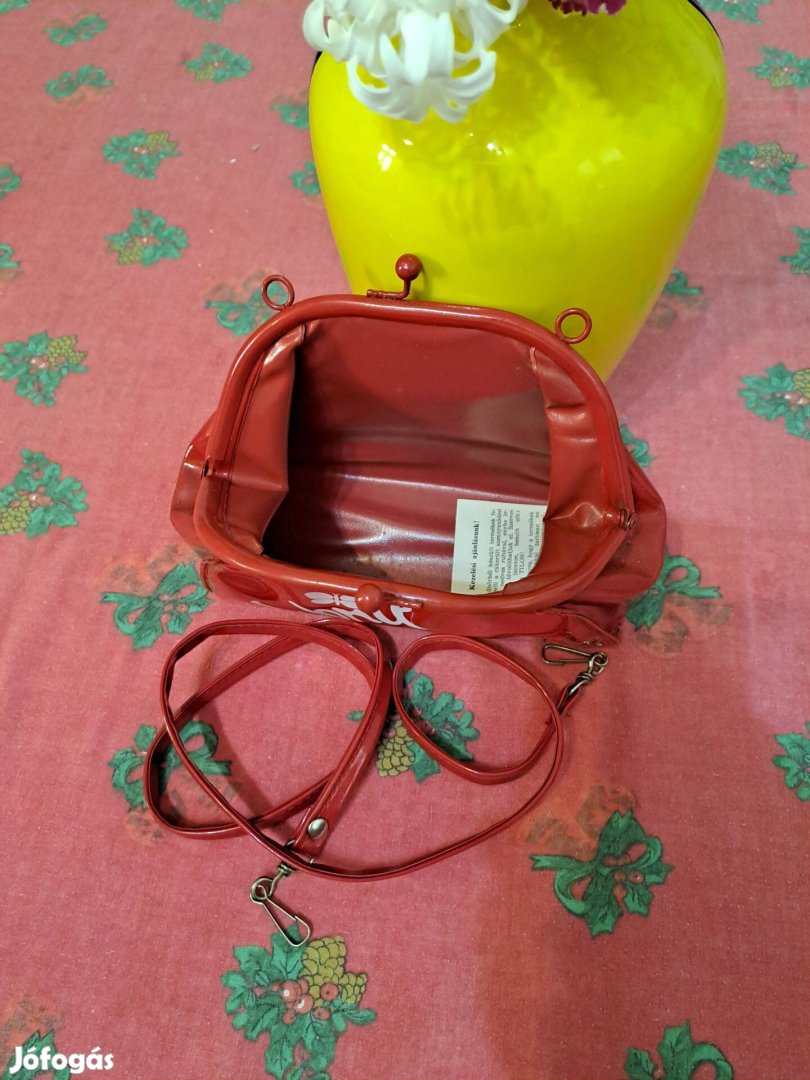 Piros, lakk retikül, kis táska, új állapotban eladó
