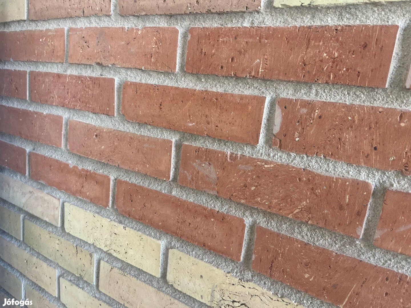 Piros belső téglaszelet