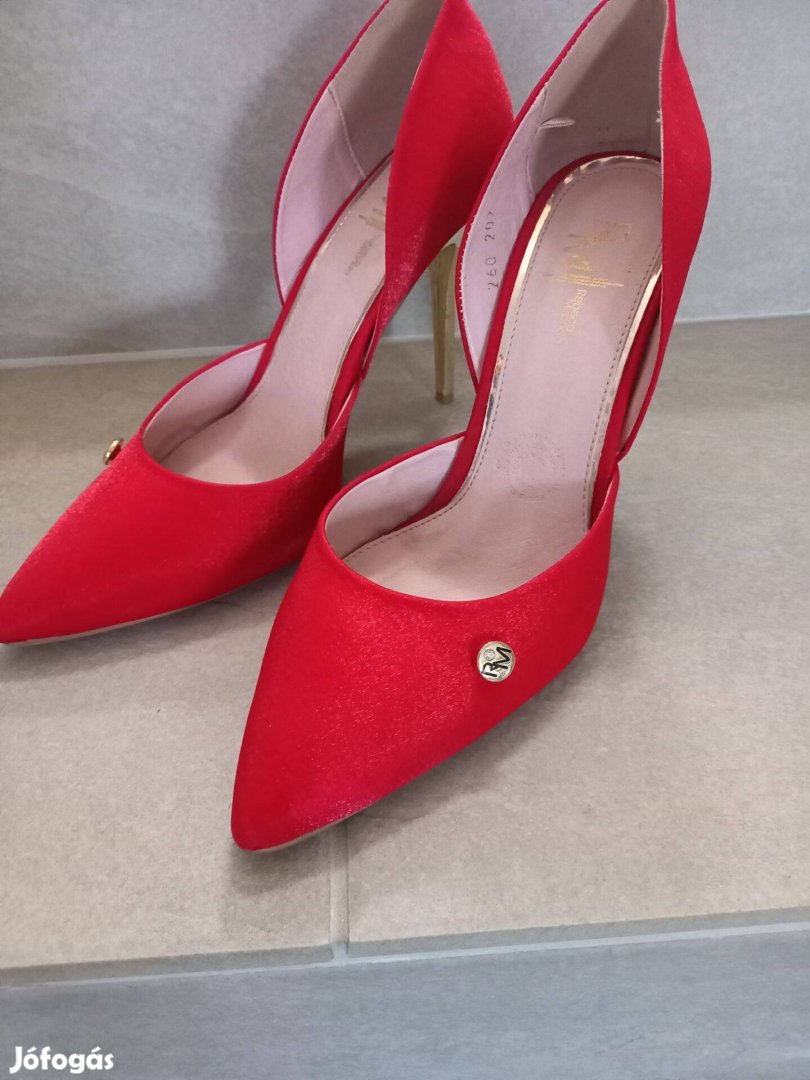 Piros cípő nagyön szép 40-es méret