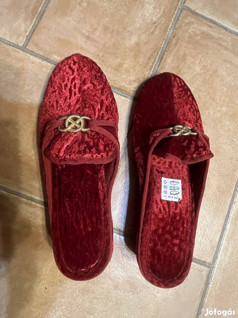 Piros elegáns papucs