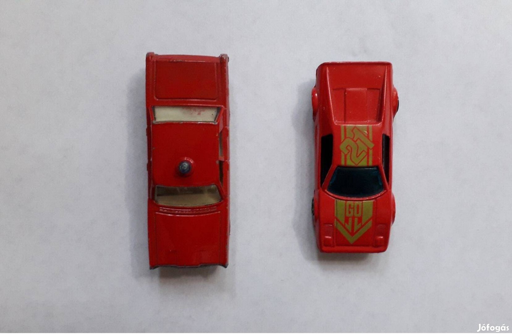 Piros fém matchbox kisautó gyűjtemény tűzoltó és sport