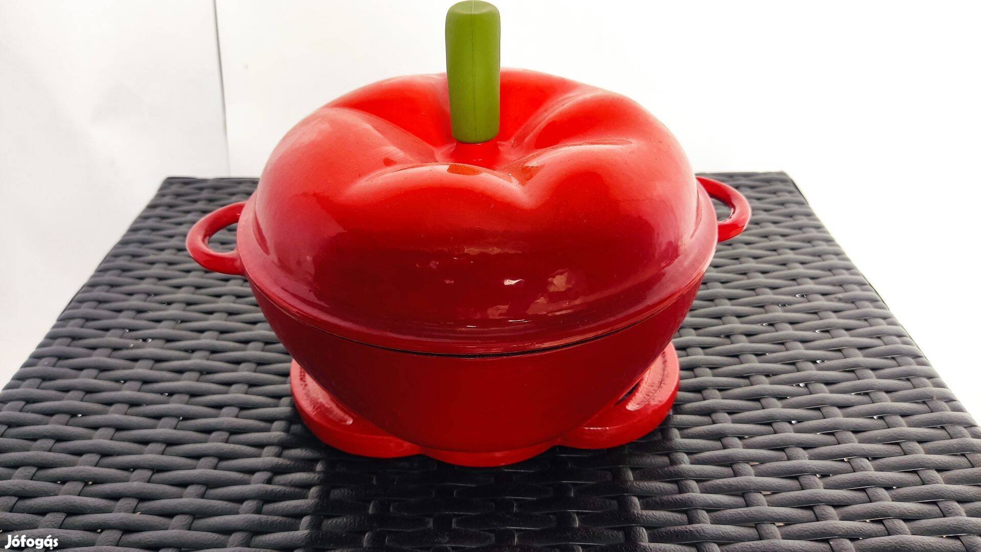 Piros kaliforniai paprika formájú cserépedény