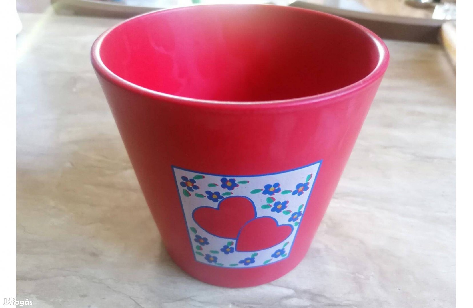 Piros kerámia kaspó eladó!