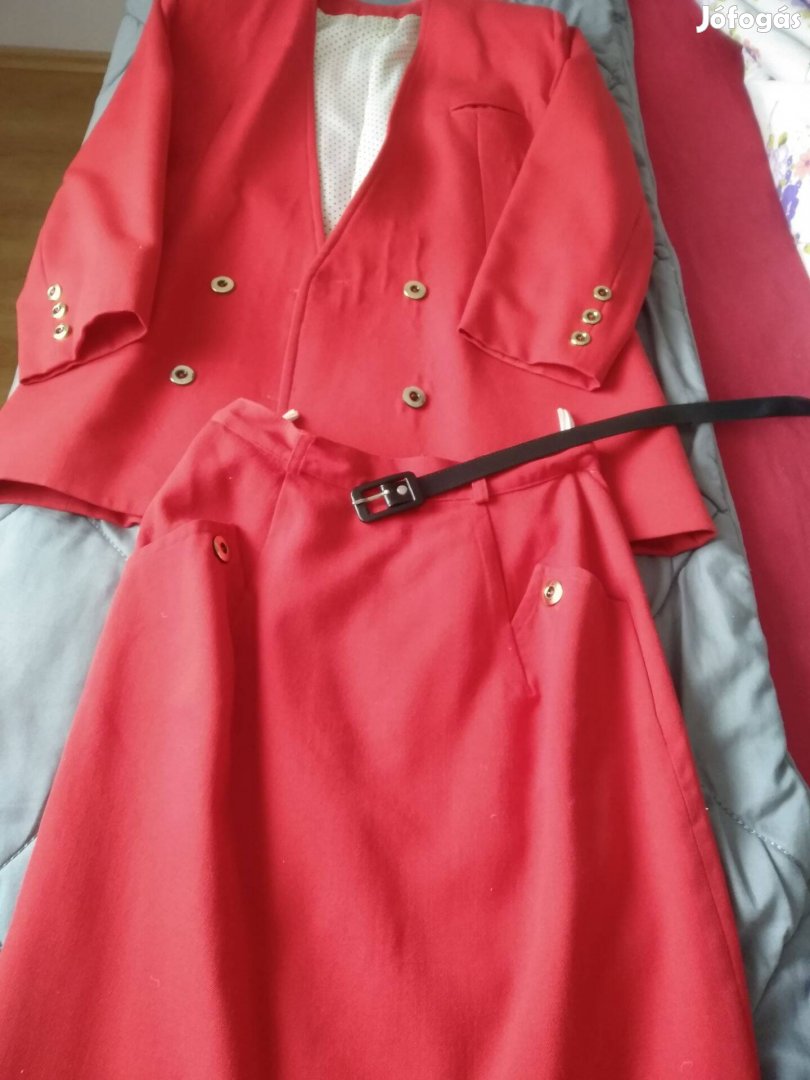 Piros kosztüm 38-as eladó
