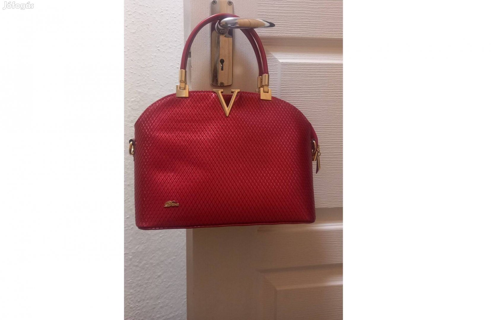 Piros lakk táska
