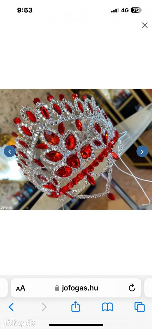 Piros menyasszonyi korona , kendővel