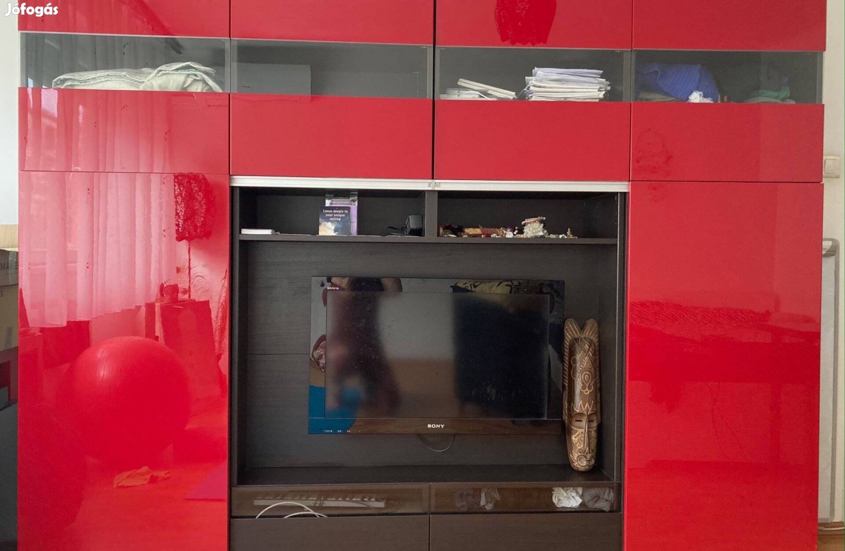 Piros modern tolóajtós nappali szekrénysor