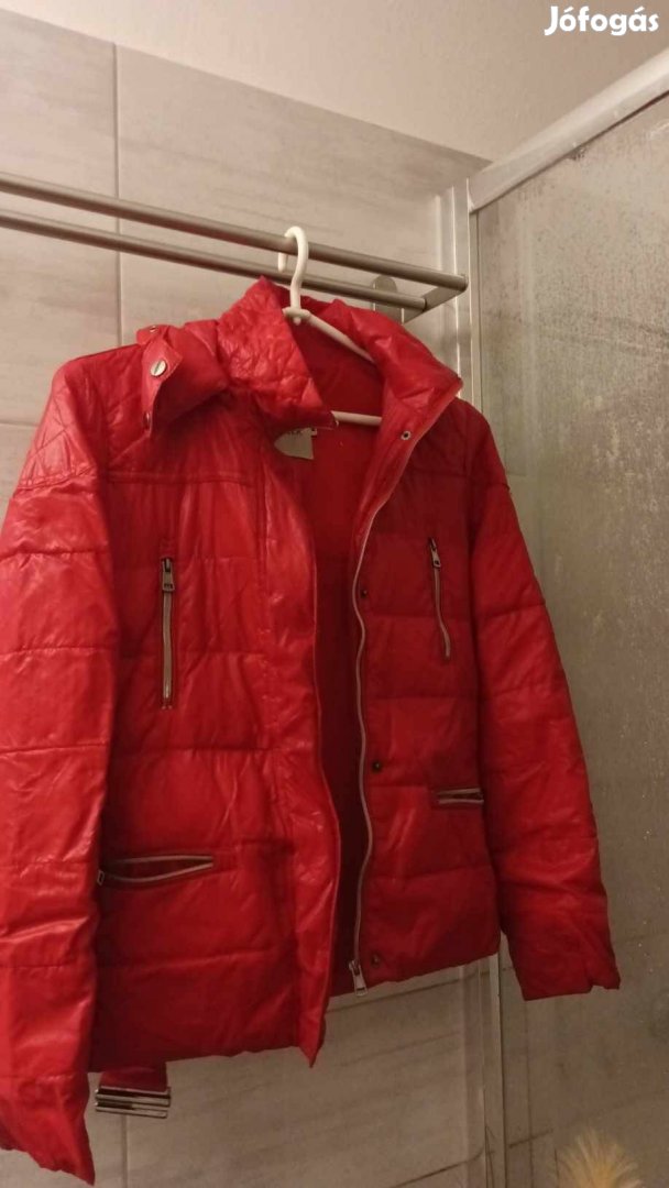 Piros női moncler kabát