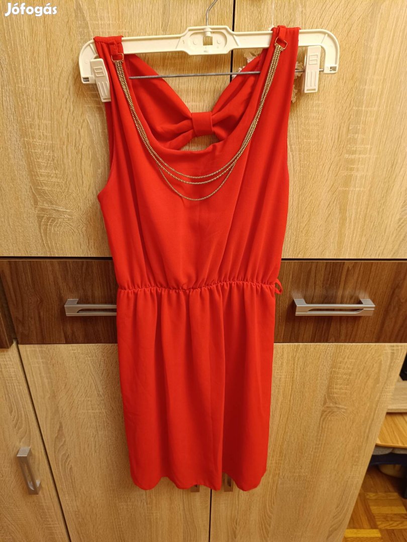 Piros női ruha, kb M es