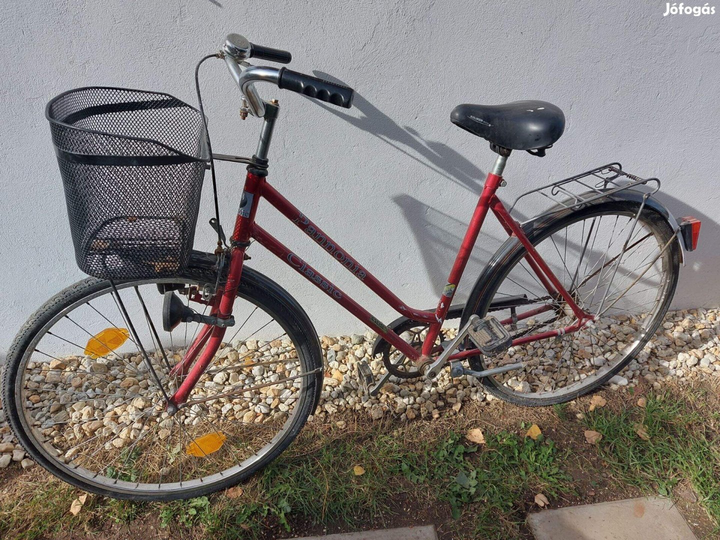 Piros színű női bicikli eladó