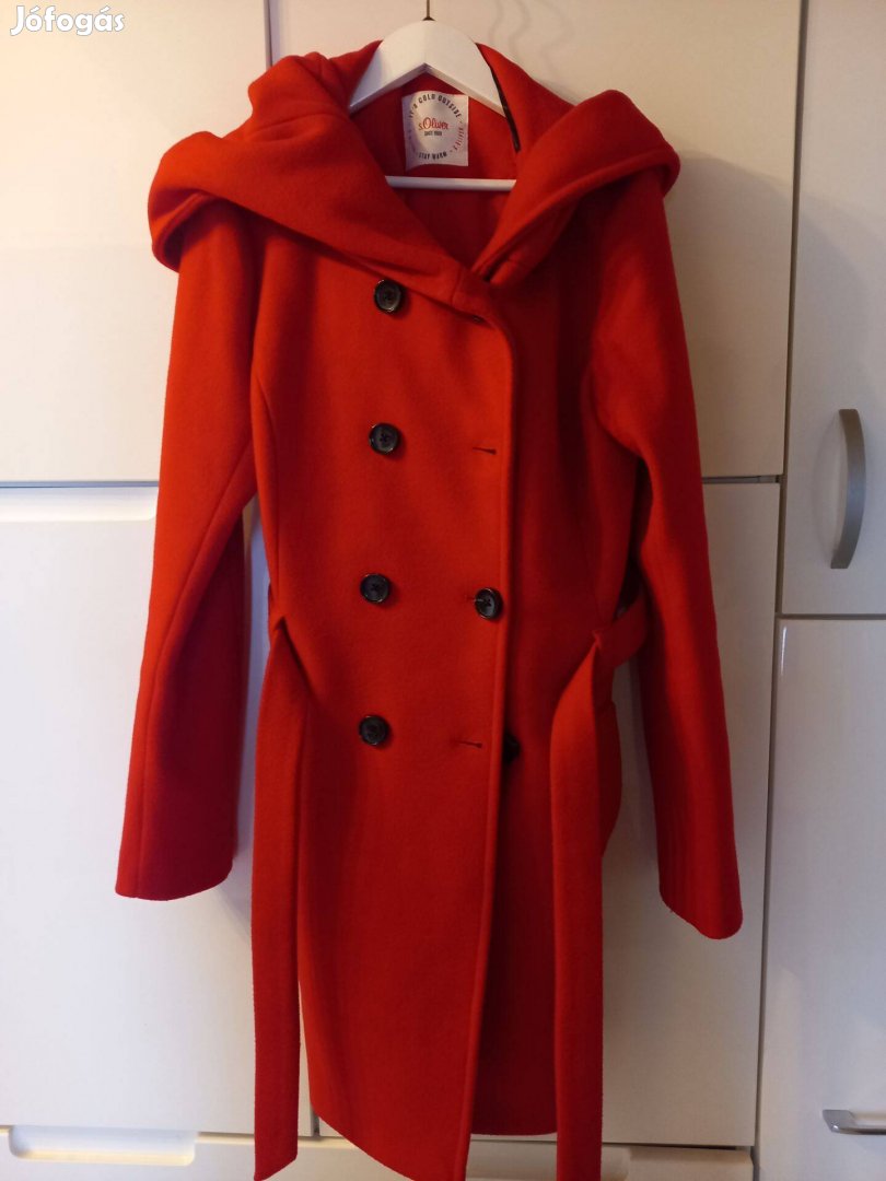 Piros télikabát az s. Oliver-től