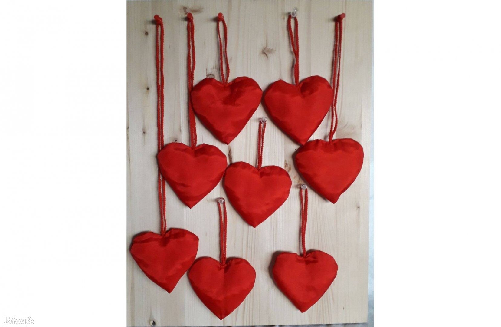 Piros textil szív akasztóval 10*10 cm darabár