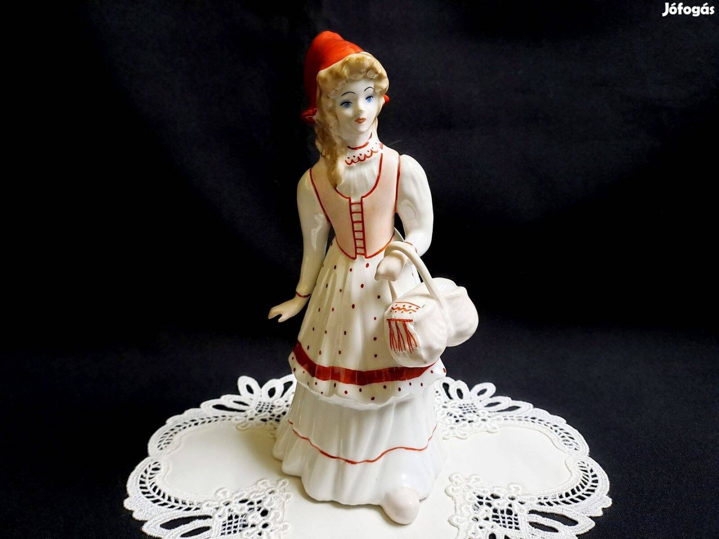 Piroska kosárral Régi Román Alba Iulia / Julia porcelán figura