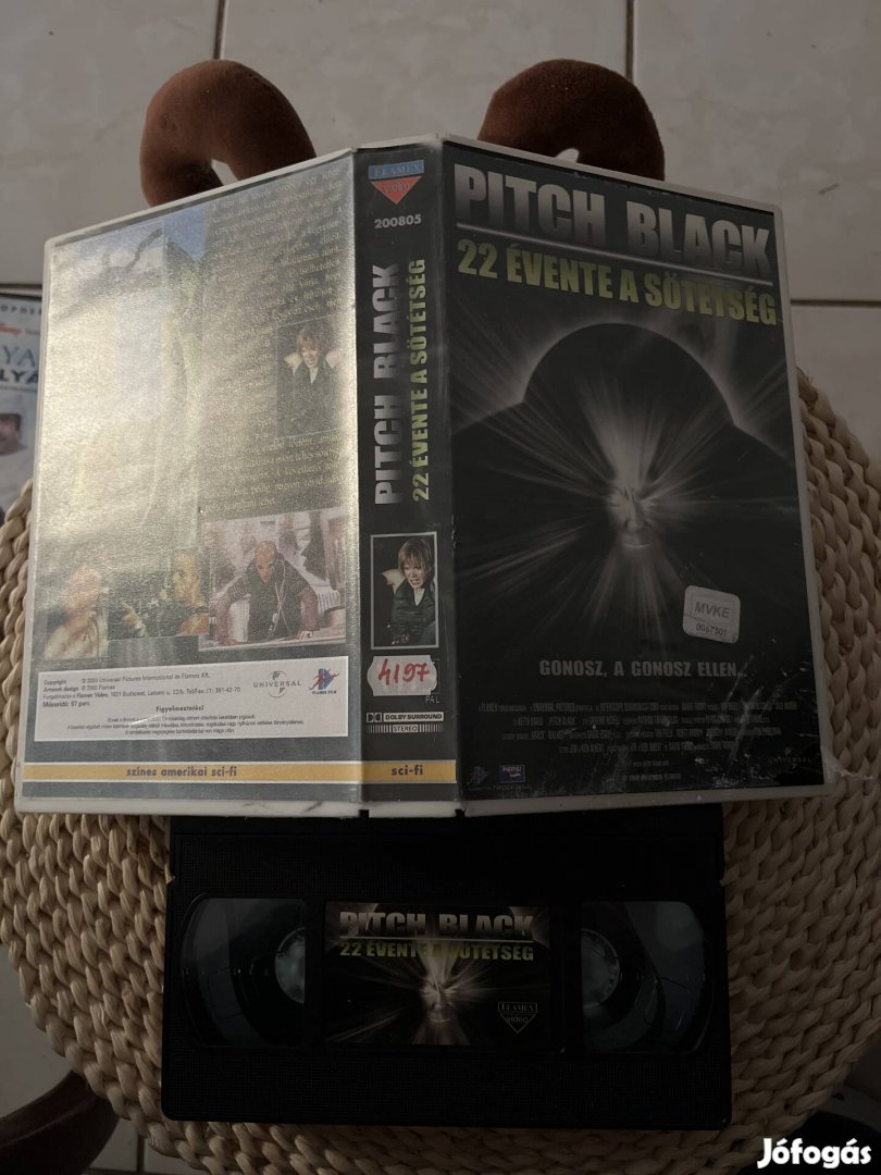 Pitch black 22 évente sötétség vhs