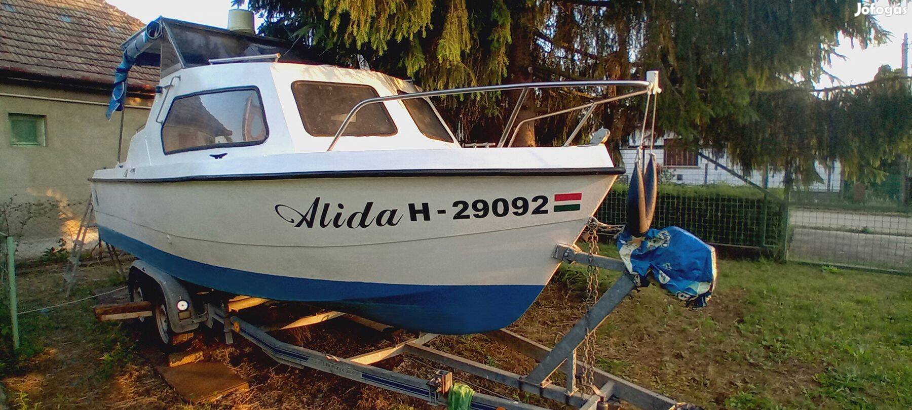 Plancom 650 Kabinos túrahajó Elstner hajószállító utánfutó